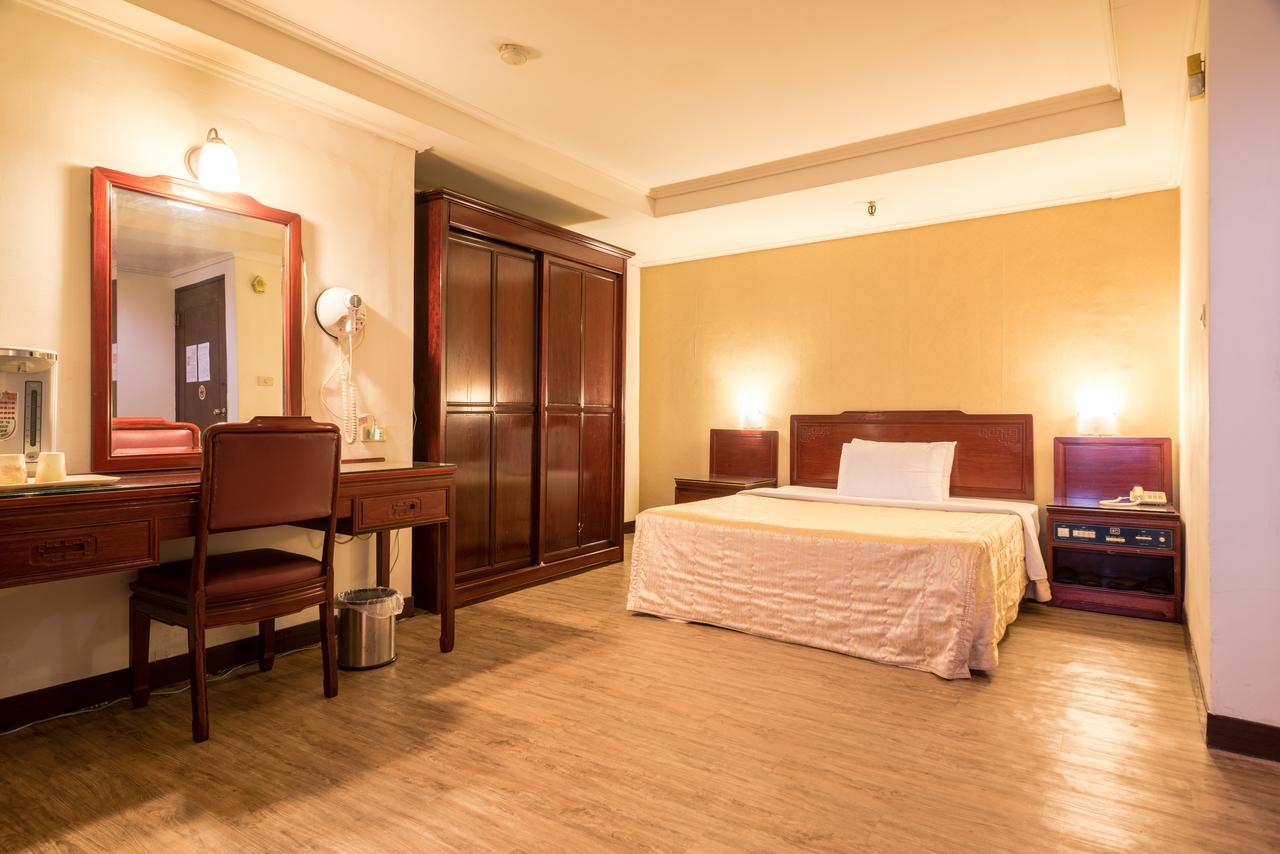 Galaxy Hotel Taichung Exterior photo