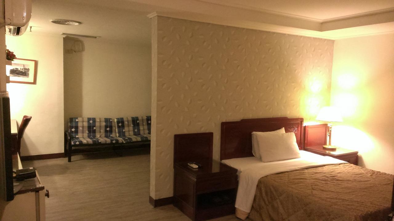 Galaxy Hotel Taichung Exterior photo