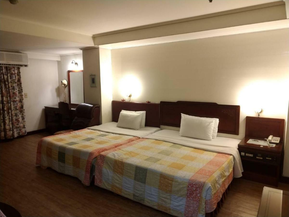 Galaxy Hotel Taichung Exterior photo