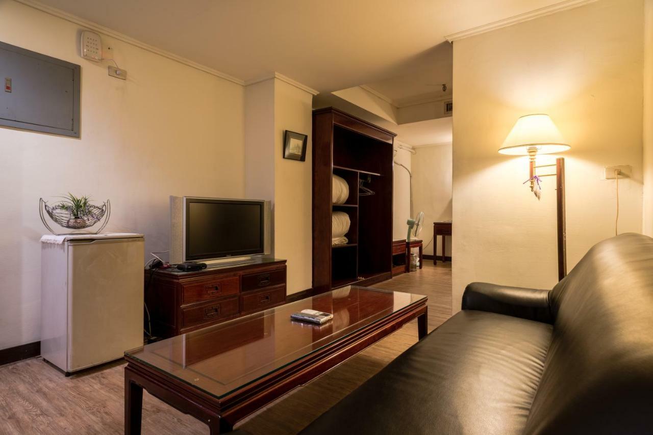 Galaxy Hotel Taichung Exterior photo